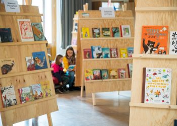 19. Europäische Kinder- und Jugendbuchmesse Saarbrücken - SAmstag.
Foto: Oliver Dietze
--
Veroeffentlichung nur nach vorheriger Honorar-Vereinbarung und mit Namensnennung.
Oliver Dietze // +49-(0)177-9761996 // post@oliverdietze.de // USt-ID DE262797891
