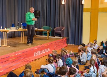 19. Europäische Kinder- und Jugendbuchmesse Saarbrücken - SAmstag.
Foto: Oliver Dietze
--
Veroeffentlichung nur nach vorheriger Honorar-Vereinbarung und mit Namensnennung.
Oliver Dietze // +49-(0)177-9761996 // post@oliverdietze.de // USt-ID DE262797891