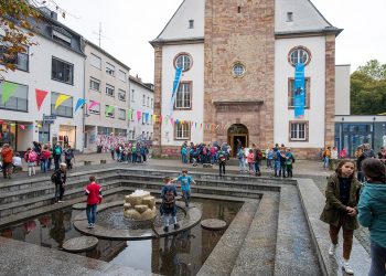 19. Europäische Kinder- und Jugendbuchmesse Saarbrücken - Tag 1.
Foto: Oliver Dietze
--
Veroeffentlichung nur nach vorheriger Honorar-Vereinbarung und mit Namensnennung.
Oliver Dietze // +49-(0)177-9761996 // post@oliverdietze.de // USt-ID DE262797891