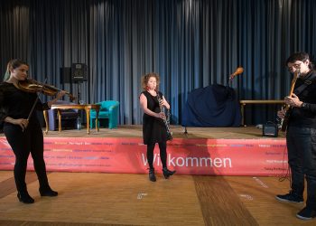 19. Europäische Kinder- und Jugendbuchmesse Saarbrücken - Tag 1.
Foto: Oliver Dietze
--
Veroeffentlichung nur nach vorheriger Honorar-Vereinbarung und mit Namensnennung.
Oliver Dietze // +49-(0)177-9761996 // post@oliverdietze.de // USt-ID DE262797891