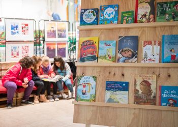 19. Europäische Kinder- und Jugendbuchmesse Saarbrücken - Tag 1.
Foto: Oliver Dietze
--
Veroeffentlichung nur nach vorheriger Honorar-Vereinbarung und mit Namensnennung.
Oliver Dietze // +49-(0)177-9761996 // post@oliverdietze.de // USt-ID DE262797891