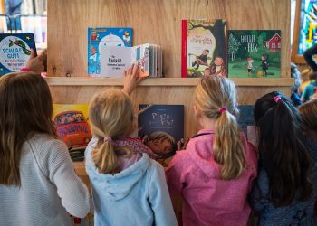 19. Europäische Kinder- und Jugendbuchmesse Saarbrücken - Tag 1.
Foto: Oliver Dietze
--
Veroeffentlichung nur nach vorheriger Honorar-Vereinbarung und mit Namensnennung.
Oliver Dietze // +49-(0)177-9761996 // post@oliverdietze.de // USt-ID DE262797891