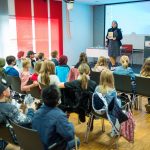 21. Europäische Kinder- und Jugendbuchmesse Saarbrücken:
Die Autorin Juma Kliebenstein liest in der Stiftung Demokratie Saarland aus ihrem Buch "7 Tage sturmfrei".
Foto: Oliver Dietze
--
Veroeffentlichung nur nach vorheriger Honorar-Vereinbarung und mit Namensnennung.
Oliver Dietze // +49-(0)177-9761996 // post@oliverdietze.de // USt-ID DE262797891