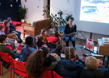 21. Europäische Kinder- und Jugendbuchmesse Saarbrücken:
Stefanie Harjes liest aus "Der Stein und das Meer".
Foto: Oliver Dietze
--
Veroeffentlichung nur nach vorheriger Honorar-Vereinbarung und mit Namensnennung.
Oliver Dietze // +49-(0)177-9761996 // post@oliverdietze.de // USt-ID DE262797891