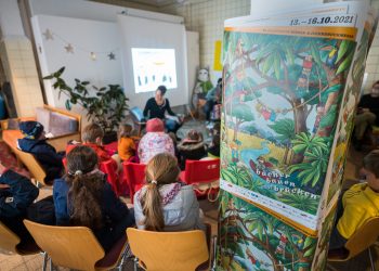 21. Europäische Kinder- und Jugendbuchmesse Saarbrücken:
Stefanie Harjes liest aus "Der Stein und das Meer".
Foto: Oliver Dietze
--
Veroeffentlichung nur nach vorheriger Honorar-Vereinbarung und mit Namensnennung.
Oliver Dietze // +49-(0)177-9761996 // post@oliverdietze.de // USt-ID DE262797891
