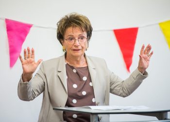 21. Europäische Kinder- und Jugendbuchmesse Saarbrücken:
Eröffnung. Doris Pack spricht zu den Gästen.
Foto: Oliver Dietze
--
Veroeffentlichung nur nach vorheriger Honorar-Vereinbarung und mit Namensnennung.
Oliver Dietze // +49-(0)177-9761996 // post@oliverdietze.de // USt-ID DE262797891