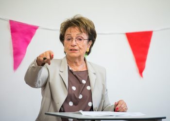21. Europäische Kinder- und Jugendbuchmesse Saarbrücken:
Eröffnung. Doris Pack spricht zu den Gästen.
Foto: Oliver Dietze
--
Veroeffentlichung nur nach vorheriger Honorar-Vereinbarung und mit Namensnennung.
Oliver Dietze // +49-(0)177-9761996 // post@oliverdietze.de // USt-ID DE262797891
