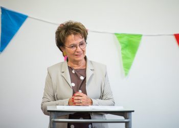 21. Europäische Kinder- und Jugendbuchmesse Saarbrücken:
Eröffnung. Doris Pack spricht zu den Gästen.
Foto: Oliver Dietze
--
Veroeffentlichung nur nach vorheriger Honorar-Vereinbarung und mit Namensnennung.
Oliver Dietze // +49-(0)177-9761996 // post@oliverdietze.de // USt-ID DE262797891