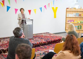 21. Europäische Kinder- und Jugendbuchmesse Saarbrücken:
Eröffnung. Doris Pack spricht zu den Gästen.
Foto: Oliver Dietze
--
Veroeffentlichung nur nach vorheriger Honorar-Vereinbarung und mit Namensnennung.
Oliver Dietze // +49-(0)177-9761996 // post@oliverdietze.de // USt-ID DE262797891