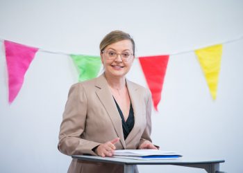 21. Europäische Kinder- und Jugendbuchmesse Saarbrücken:
Eröffnung.
Foto: Oliver Dietze
--
Veroeffentlichung nur nach vorheriger Honorar-Vereinbarung und mit Namensnennung.
Oliver Dietze // +49-(0)177-9761996 // post@oliverdietze.de // USt-ID DE262797891