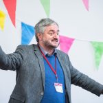 21. Europäische Kinder- und Jugendbuchmesse Saarbrücken:
Eröffnung. Messeleiter Igor Moritz-Holland begrüßt die Gäste.
Foto: Oliver Dietze
--
Veroeffentlichung nur nach vorheriger Honorar-Vereinbarung und mit Namensnennung.
Oliver Dietze // +49-(0)177-9761996 // post@oliverdietze.de // USt-ID DE262797891