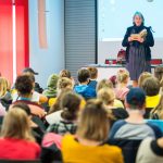 21. Europäische Kinder- und Jugendbuchmesse Saarbrücken:
Die Autorin Juma Kliebenstein liest in der Stiftung Demokratie Saarland aus ihrem Buch "7 Tage sturmfrei".
Foto: Oliver Dietze
--
Veroeffentlichung nur nach vorheriger Honorar-Vereinbarung und mit Namensnennung.
Oliver Dietze // +49-(0)177-9761996 // post@oliverdietze.de // USt-ID DE262797891