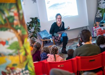 21. Europäische Kinder- und Jugendbuchmesse Saarbrücken:
Stefanie Harjes liest aus "Der Stein und das Meer".
Foto: Oliver Dietze
--
Veroeffentlichung nur nach vorheriger Honorar-Vereinbarung und mit Namensnennung.
Oliver Dietze // +49-(0)177-9761996 // post@oliverdietze.de // USt-ID DE262797891