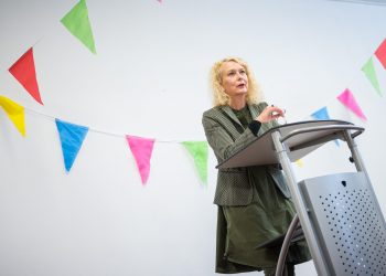 21. Europäische Kinder- und Jugendbuchmesse Saarbrücken:
Eröffnung. Kulturdezernentin Sabine Dengel spricht zu den Gästen.
Foto: Oliver Dietze
--
Veroeffentlichung nur nach vorheriger Honorar-Vereinbarung und mit Namensnennung.
Oliver Dietze // +49-(0)177-9761996 // post@oliverdietze.de // USt-ID DE262797891