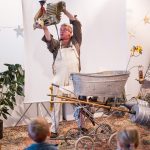 21. Europäische Kinder- und Jugendbuchmesse Saarbrücken:
Jan Mixa spielt sein Stück "Fritz Rasselkopf" in der Kantine des Kulturzentrums am Eurobahnhof.
Foto: Oliver Dietze
--
Veroeffentlichung nur nach vorheriger Honorar-Vereinbarung und mit Namensnennung.
Oliver Dietze // +49-(0)177-9761996 // post@oliverdietze.de // USt-ID DE262797891