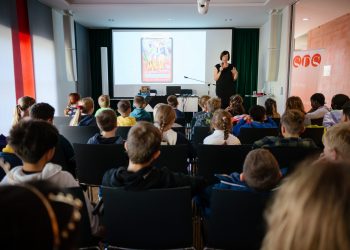 Am 11.10.2023 begann die 23. Europäische Kinder- und Jugendbuchmesse in Saarbrücken.
Foto: Oliver Dietze
--
Veroeffentlichung nur nach vorheriger Honorar-Vereinbarung und mit Namensnennung.
Oliver Dietze // +49-(0)177-9761996 // post@oliverdietze.de // USt-ID DE262797891