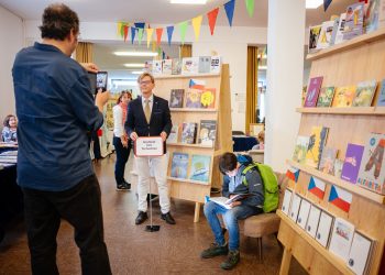 Am 11.10.2023 begann die 23. Europäische Kinder- und Jugendbuchmesse in Saarbrücken.
Foto: Oliver Dietze
--
Veroeffentlichung nur nach vorheriger Honorar-Vereinbarung und mit Namensnennung.
Oliver Dietze // +49-(0)177-9761996 // post@oliverdietze.de // USt-ID DE262797891