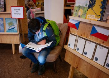Am 11.10.2023 begann die 23. Europäische Kinder- und Jugendbuchmesse in Saarbrücken.
Foto: Oliver Dietze
--
Veroeffentlichung nur nach vorheriger Honorar-Vereinbarung und mit Namensnennung.
Oliver Dietze // +49-(0)177-9761996 // post@oliverdietze.de // USt-ID DE262797891