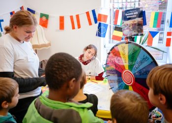Am 11.10.2023 begann die 23. Europäische Kinder- und Jugendbuchmesse in Saarbrücken.
Foto: Oliver Dietze
--
Veroeffentlichung nur nach vorheriger Honorar-Vereinbarung und mit Namensnennung.
Oliver Dietze // +49-(0)177-9761996 // post@oliverdietze.de // USt-ID DE262797891