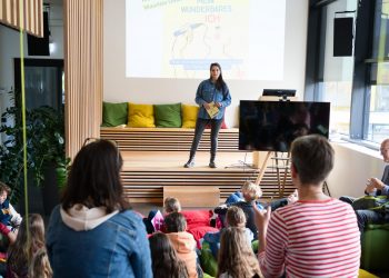 Am 11.10.2023 begann die 23. Europäische Kinder- und Jugendbuchmesse in Saarbrücken.
Foto: Oliver Dietze
--
Veroeffentlichung nur nach vorheriger Honorar-Vereinbarung und mit Namensnennung.
Oliver Dietze // +49-(0)177-9761996 // post@oliverdietze.de // USt-ID DE262797891