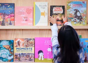 Am 11.10.2023 begann die 23. Europäische Kinder- und Jugendbuchmesse in Saarbrücken.
Foto: Oliver Dietze
--
Veroeffentlichung nur nach vorheriger Honorar-Vereinbarung und mit Namensnennung.
Oliver Dietze // +49-(0)177-9761996 // post@oliverdietze.de // USt-ID DE262797891