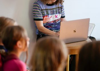 Am 11.10.2023 begann die 23. Europäische Kinder- und Jugendbuchmesse in Saarbrücken.
Foto: Oliver Dietze
--
Veroeffentlichung nur nach vorheriger Honorar-Vereinbarung und mit Namensnennung.
Oliver Dietze // +49-(0)177-9761996 // post@oliverdietze.de // USt-ID DE262797891