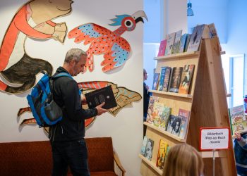 Am 11.10.2023 begann die 23. Europäische Kinder- und Jugendbuchmesse in Saarbrücken.
Foto: Oliver Dietze
--
Veroeffentlichung nur nach vorheriger Honorar-Vereinbarung und mit Namensnennung.
Oliver Dietze // +49-(0)177-9761996 // post@oliverdietze.de // USt-ID DE262797891