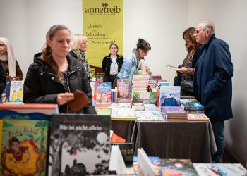 24. Europäische Kinder- und Jugendbuchmesse:
Foto: Oliver Dietze
--
Veröffentlichung nur nach vorheriger Honorar-Vereinbarung und mit Namensnennung.
Oliver Dietze // +49-(0)177-9761996 // post@oliverdietze.de // USt-ID DE262797891