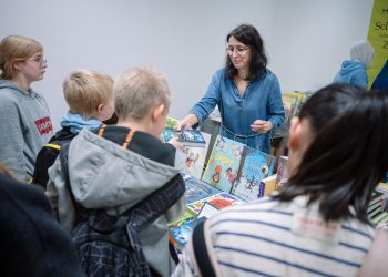 24. Europäische Kinder- und Jugendbuchmesse:
Foto: Oliver Dietze
--
Veröffentlichung nur nach vorheriger Honorar-Vereinbarung und mit Namensnennung.
Oliver Dietze // +49-(0)177-9761996 // post@oliverdietze.de // USt-ID DE262797891