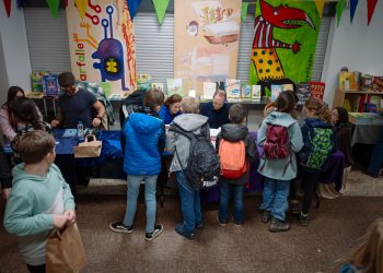 24. Europäische Kinder- und Jugendbuchmesse:
Foto: Oliver Dietze
--
Veröffentlichung nur nach vorheriger Honorar-Vereinbarung und mit Namensnennung.
Oliver Dietze // +49-(0)177-9761996 // post@oliverdietze.de // USt-ID DE262797891